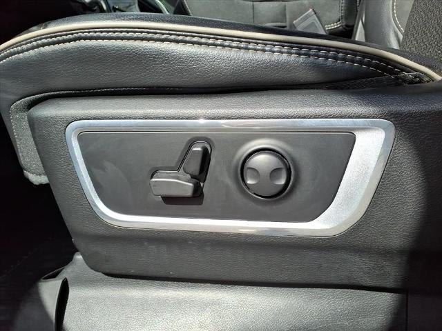 2023 RAM 1500 Laramie 4x4 Crew Cab 5'7" Box