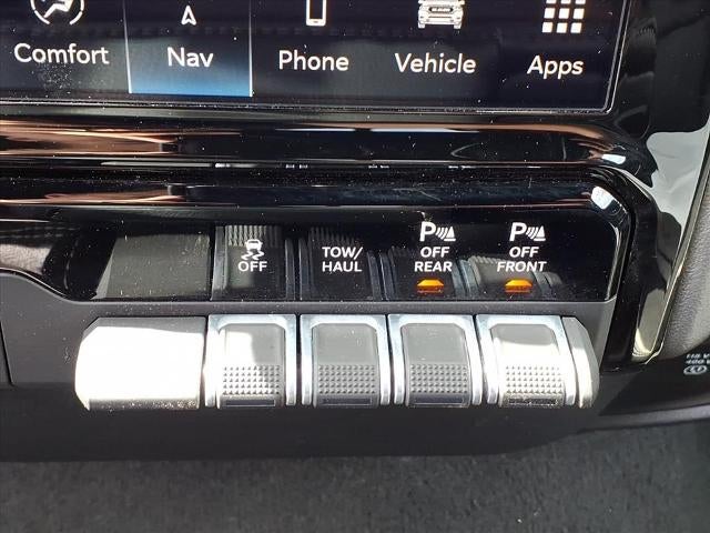 2023 RAM 1500 Laramie 4x4 Crew Cab 5'7" Box