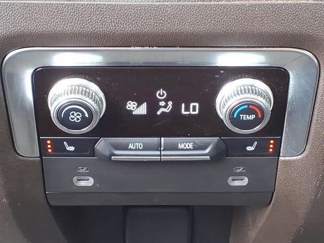 2021 GMC Yukon SLT - Photo 15