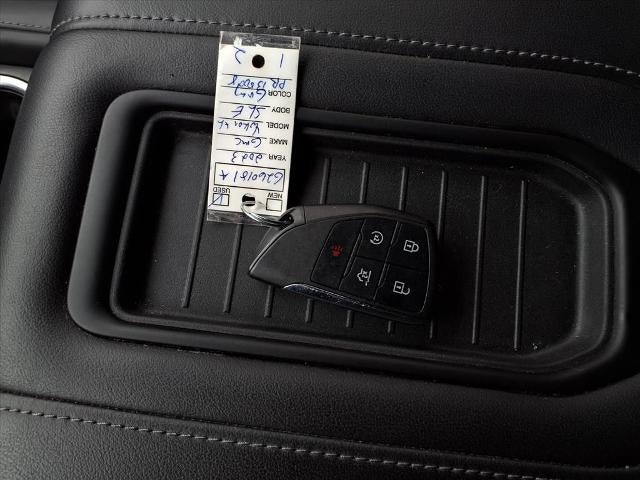 2023 GMC Yukon XL 4WD 4dr SLE