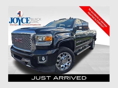 2017 GMC Sierra 2500 HD Crew Cab Standard Box 4-Wheel Drive Denali