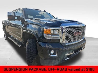 2017 GMC Sierra 2500 HD Crew Cab Standard Box 4-Wheel Drive Denali