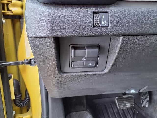 2023 GMC Canyon Crew Cab Short Box 4-Wheel Drive AT4X