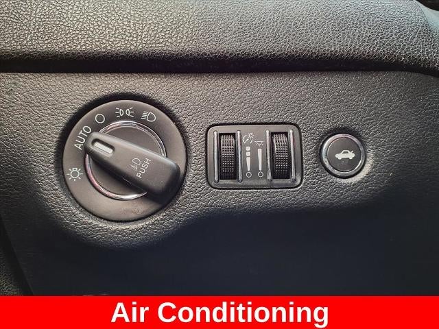 2015 Chrysler 300 4dr Sdn 300S RWD