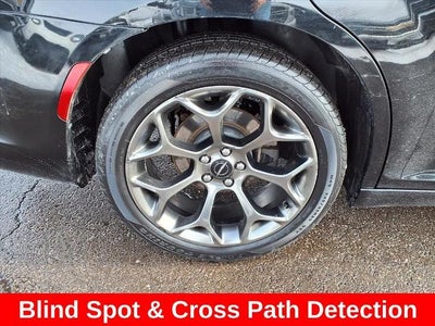 2015 Chrysler 300 4dr Sdn 300S RWD