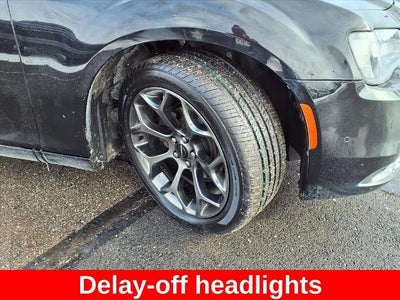 2015 Chrysler 300 4dr Sdn 300S RWD