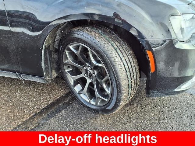 2015 Chrysler 300 4dr Sdn 300S RWD