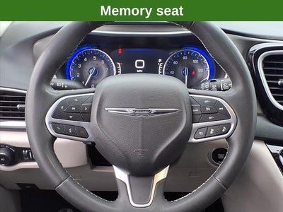 2023 Chrysler Pacifica Touring L FWD