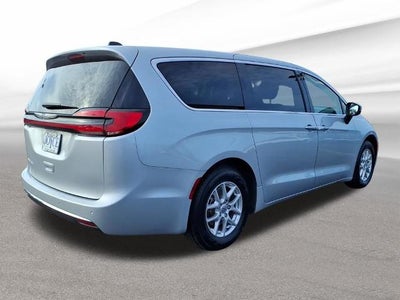 2023 Chrysler Pacifica Touring L FWD