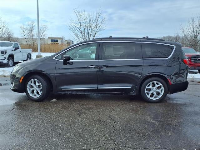 2017 Chrysler Pacifica Touring-L FWD