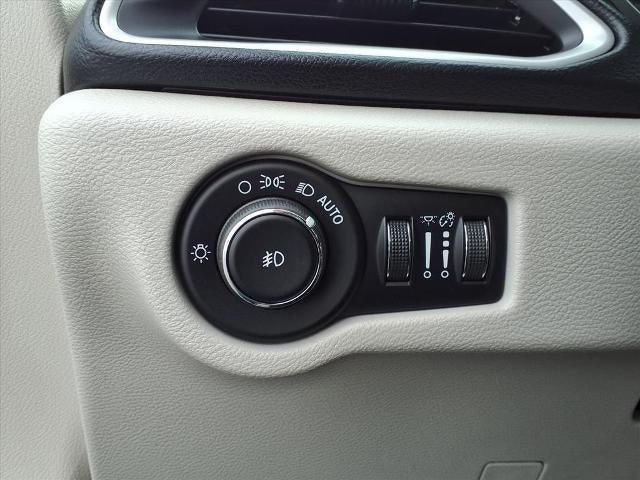 2017 Chrysler Pacifica Touring-L FWD