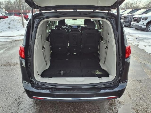 2017 Chrysler Pacifica Touring-L FWD