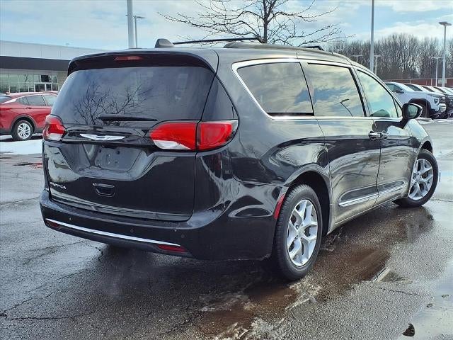 2017 Chrysler Pacifica Touring-L FWD
