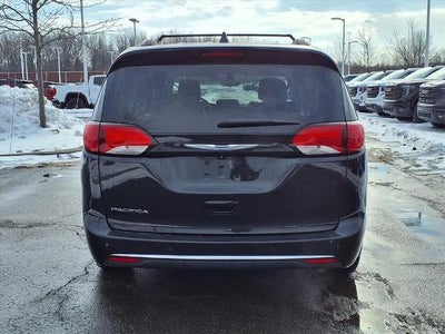 2017 Chrysler Pacifica Touring-L FWD