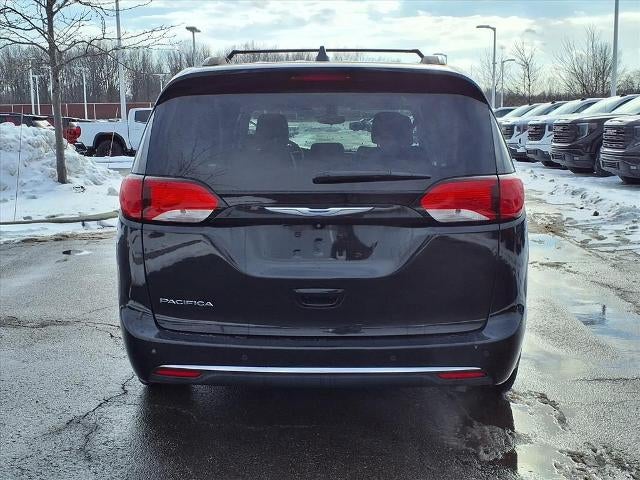 2017 Chrysler Pacifica Touring-L FWD