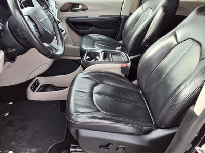 2017 Chrysler Pacifica Touring-L FWD