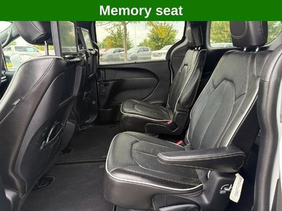 2020 Chrysler Pacifica Limited FWD