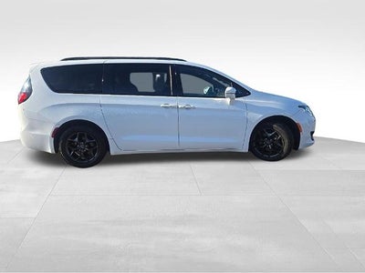 2020 Chrysler Pacifica Limited FWD