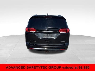 2017 Chrysler Pacifica Limited FWD