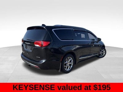 2017 Chrysler Pacifica Limited FWD