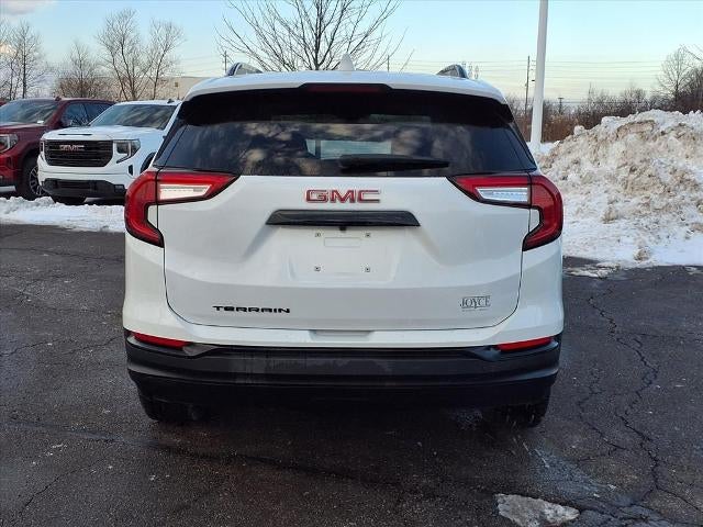 2023 GMC Terrain FWD 4dr SLE