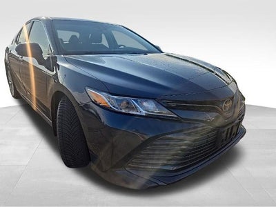 2018 Toyota Camry LE Auto (SE)
