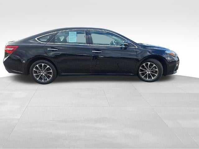 2017 Toyota Avalon XLE (SE)