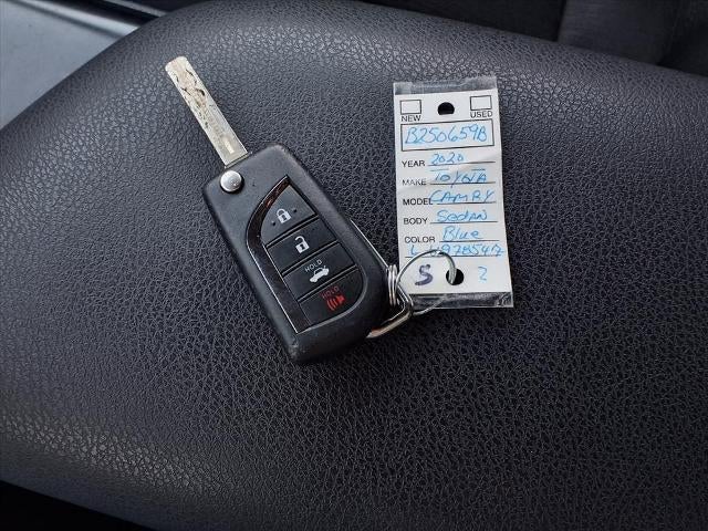 2020 Toyota Camry LE Auto (SE)