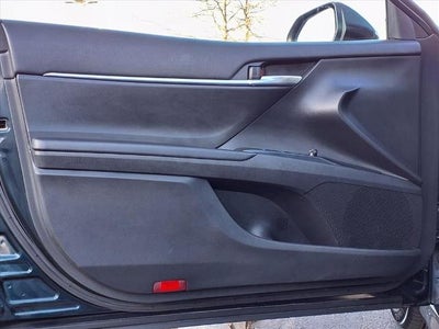 2020 Toyota Camry LE Auto (SE)