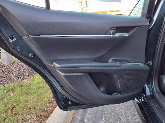 2020 Toyota Camry LE Auto (SE)