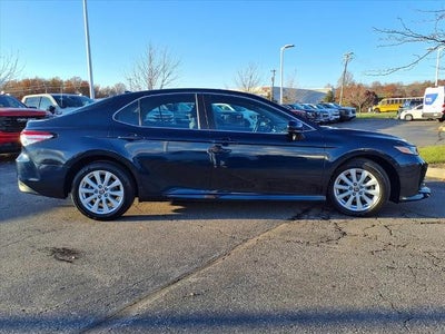 2020 Toyota Camry LE Auto (SE)
