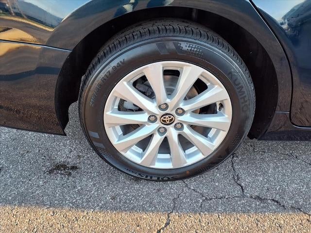 2020 Toyota Camry LE Auto (SE)