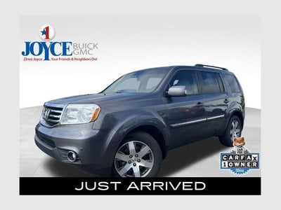 2015 Honda Pilot 4WD Touring with DVD Rear Entertainment System and Navigation