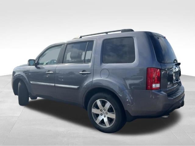 2015 Honda Pilot 4WD Touring with DVD Rear Entertainment System and Navigation