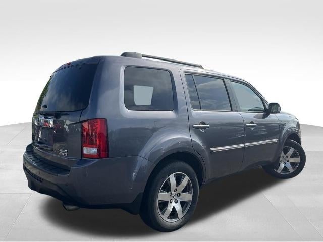 2015 Honda Pilot 4WD Touring with DVD Rear Entertainment System and Navigation