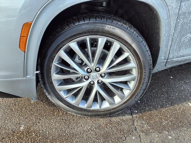 2025 Buick Enclave 4dr Avenir