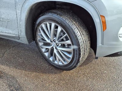 2025 Buick Enclave 4dr Avenir