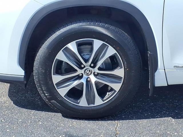 2022 Toyota Highlander Hybrid XLE AWD (Natl)