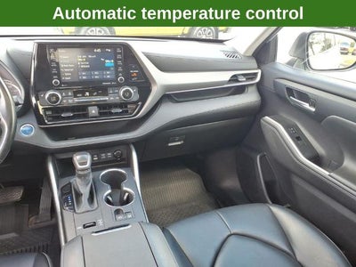 2022 Toyota Highlander Hybrid XLE AWD (Natl)