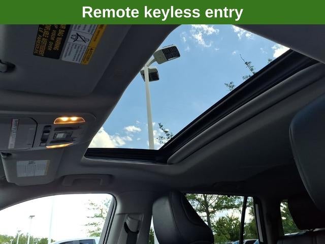 2022 Toyota Highlander Hybrid XLE AWD (Natl)
