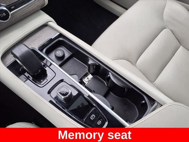 2024 Volvo XC90 B6 AWD Plus Bright Theme 7P